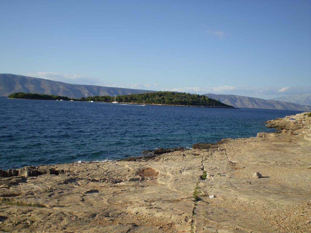 Villa Welcome Vrboska Exterior photo